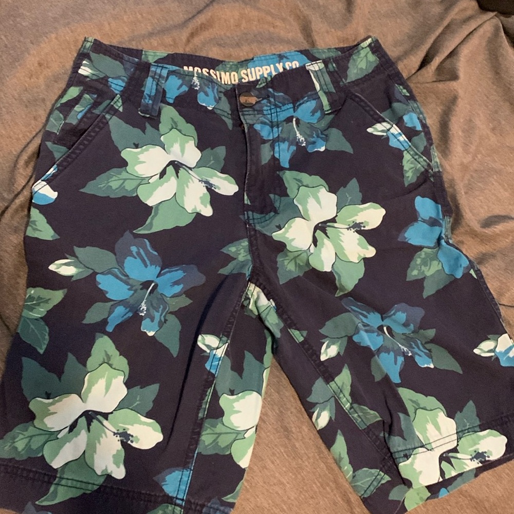 Men’s shorts size 28